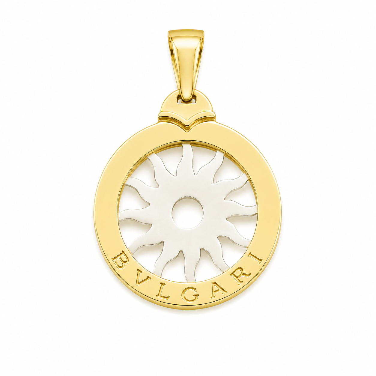 Златна висулка модел на BVLGARI